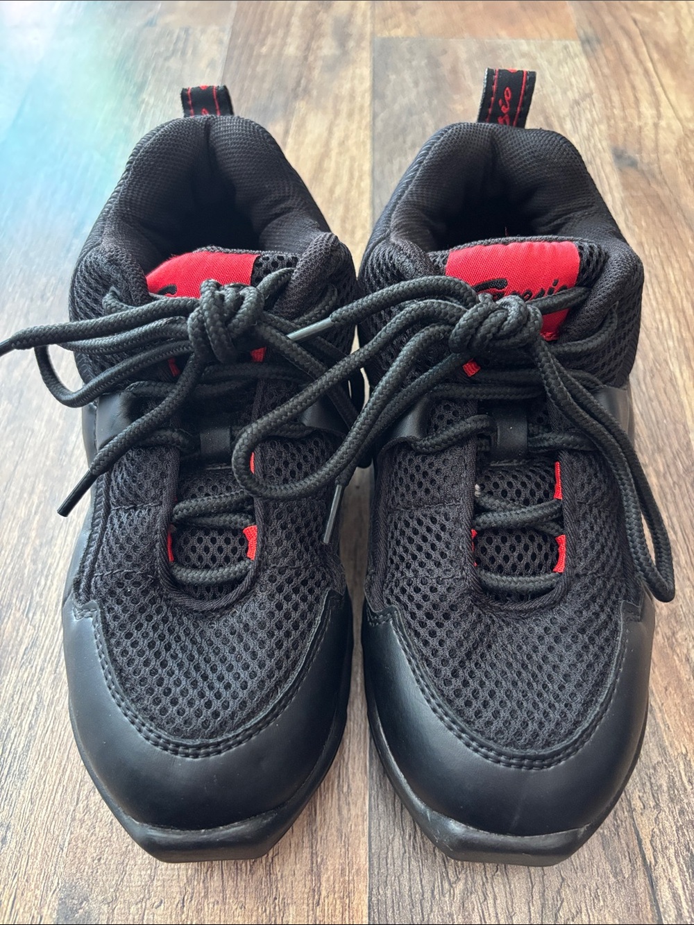 Capezio Red and Black Fierce Dansneaker Dance Tennis Shoes size 3 1/2 youth